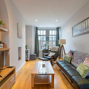 Quarters- Belgravia Apartment Belfast